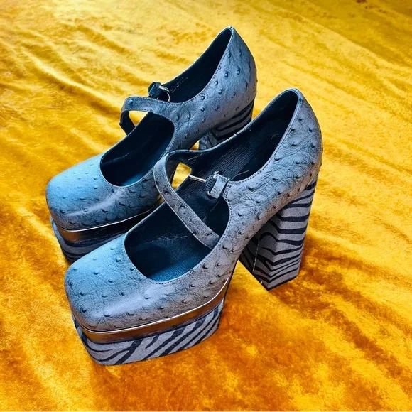 • Jeffrey Campbell Chillin-F platform pump in Grey Ostrich (size 8) - Picture 2 of 7